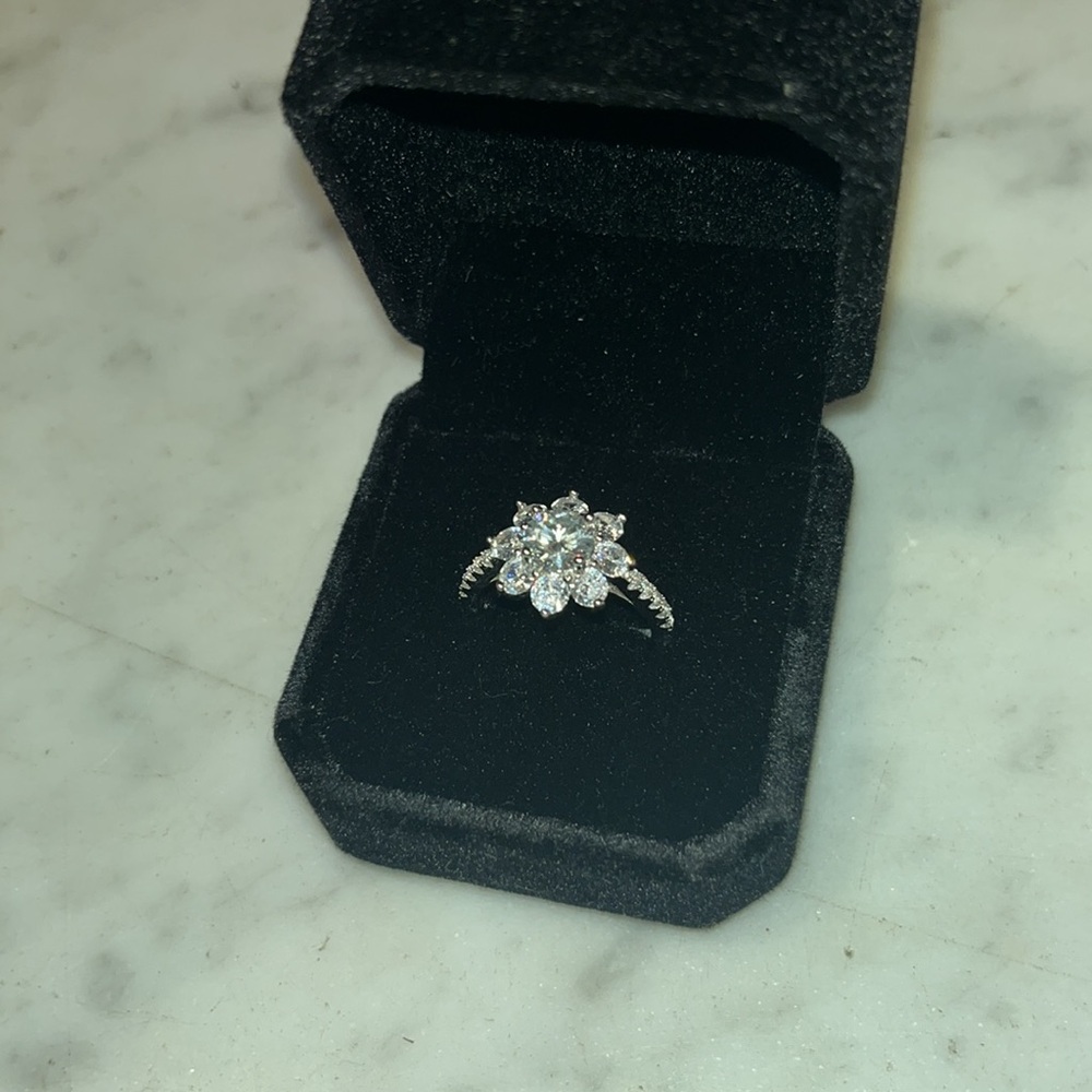1 carat lab grown engagement white gold ring size 7